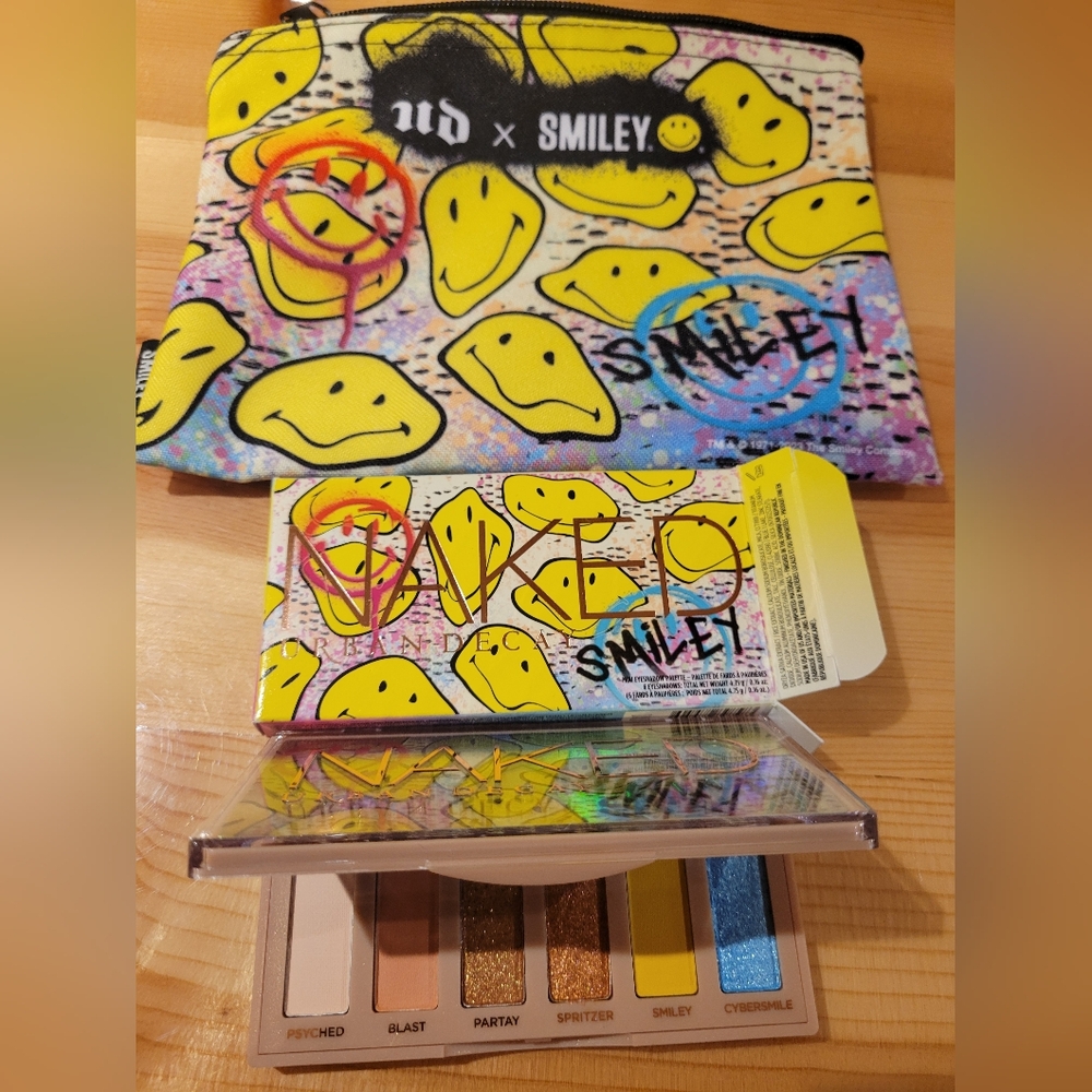 Urban Decay x Smiley Colorful Eyeshadow Pallette NIB